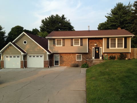 Welcome to our home, large driveway for parking!
