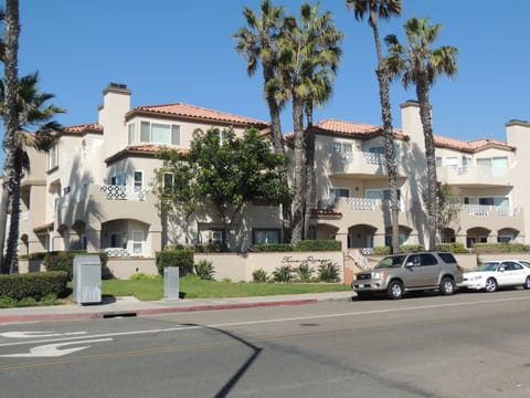 Photo of the Condo complex-Faire Rivage from 9th and Pacific Coast Highway