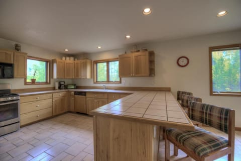 You will be provided paper towels, starter dish soap and a fresh sponge upon arrival