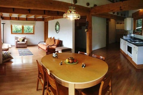 Sala, comedor y cocina casa 2