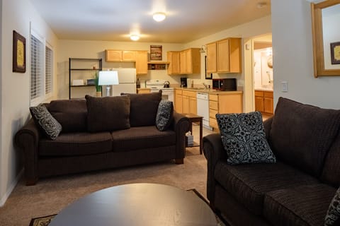 sofa loveseat coffee table side tables and 2 lamps