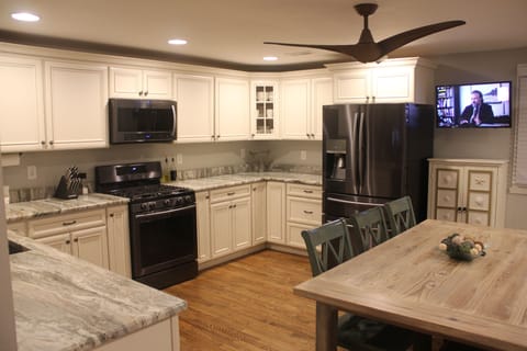 better view of kitchen area