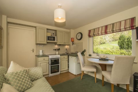 Rose's Lounge/Kitchendinner