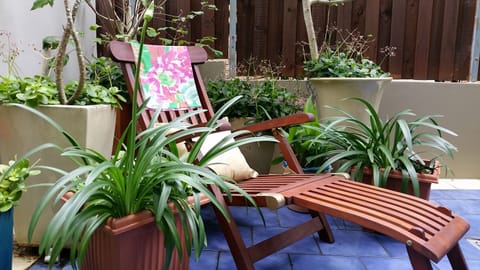 Come and relax and enjoy morning coffee or wine in this lovely garden.