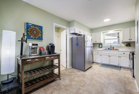 Coffee bar w/ Keurig & drip coffee pot