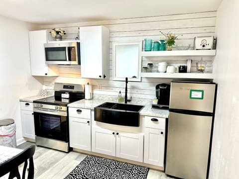 All new appliances and fixtures!