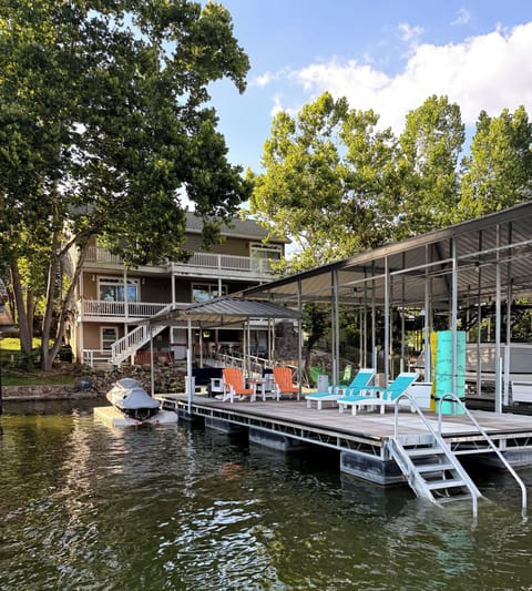 Beautiful dock with easy steps into the water.