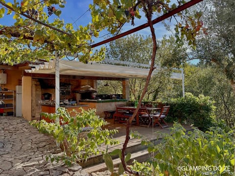 Outdoor Kitchen