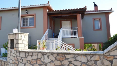 CASA LIMNIONAS