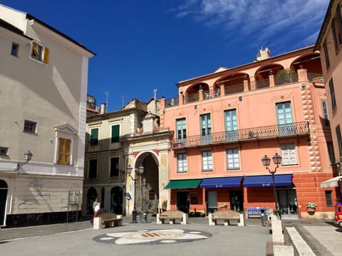 The main plaza of Finalborgo.