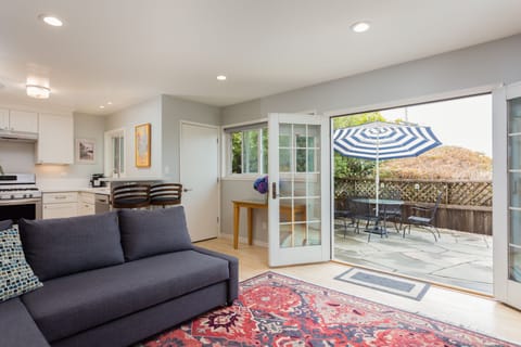 Indoor/Outdoor Living