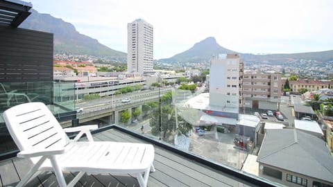 Relax and enjoy the 
Veranda Views 
