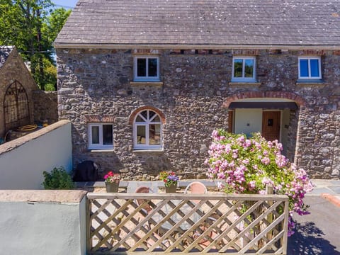 Herne Cottage - Front of Property