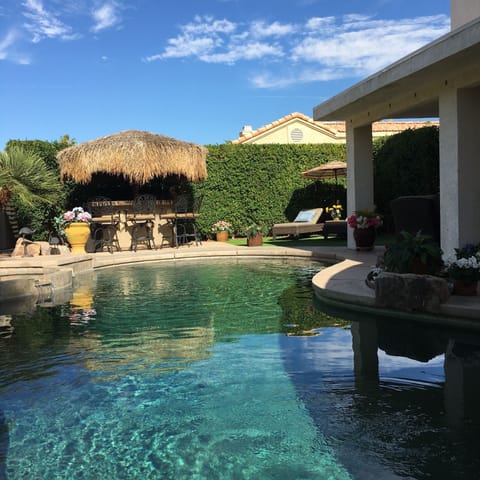 Huge custom Pool and Spa, view on the Bar and relaxing spot