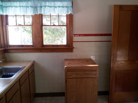 Convenience of a full kitchen.