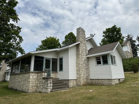 Screened in porch exterior