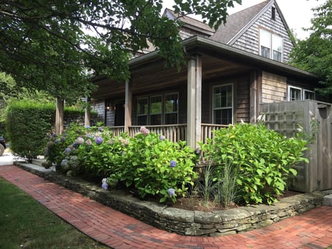 The location is quiet yet convenient to shops, restaurants, and bike paths