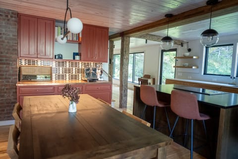 Kitchen dining, facing mountain views