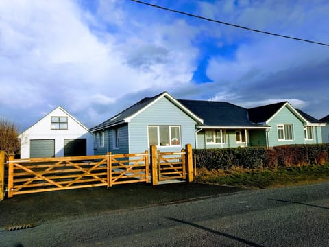 Front view (facing dunes and sea)