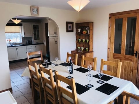 Dining area, adjacent to kitchen