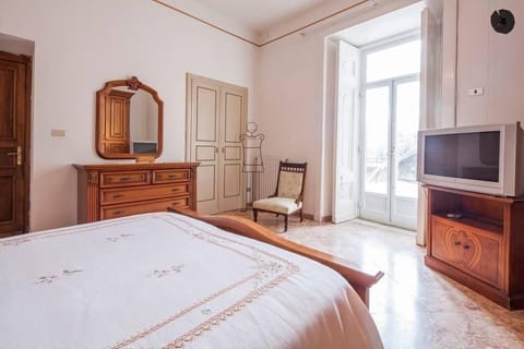 Bed room