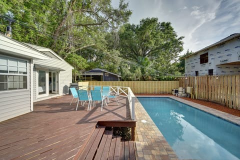 Large deck and pool.