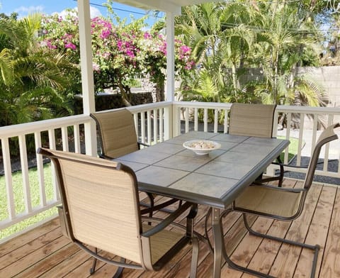 Outside Dining on the Lanai