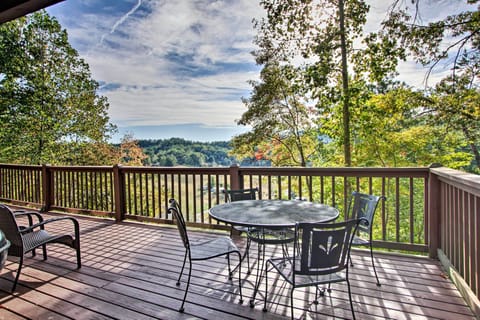 Pigeon Forge Vacation Rental | 2BR | 2BA | 2,050 Sq Ft | Stairs Required