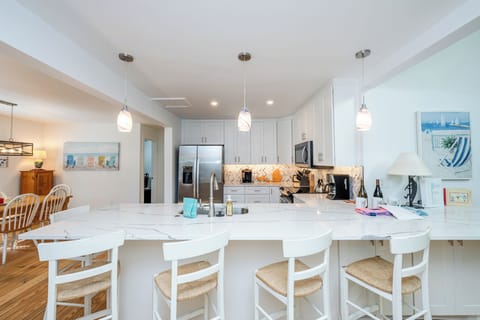 Island Seating For Four