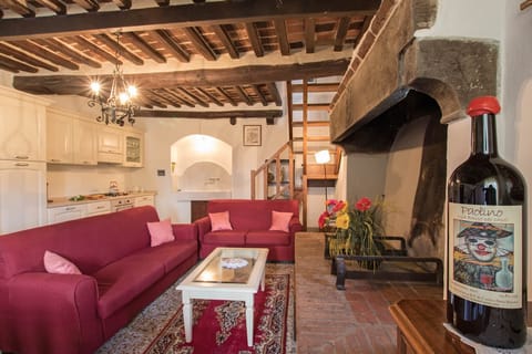 The owner makes his own wine and oil. Guests can buy it from his farm nearby