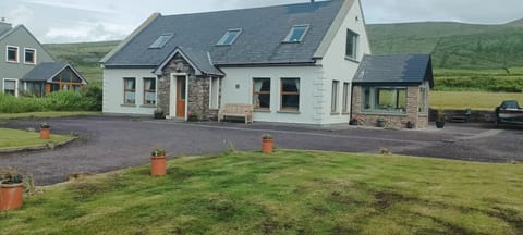 spacious garden with ample parking