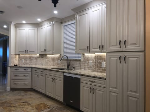 Spectacular beach views
Hardwood and marble and travertine throughout