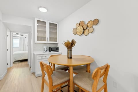 Dining & Coffee Station