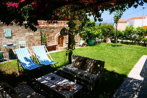 WONDERFULL SUMMERHOUSE