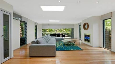 FAMILY ROOM- NO TV