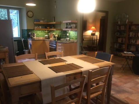 Dining/kitchen