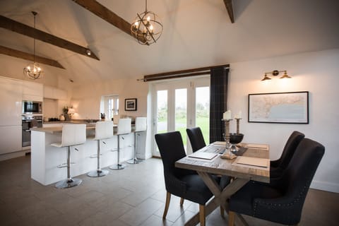 Luxury Cottage, Country Views