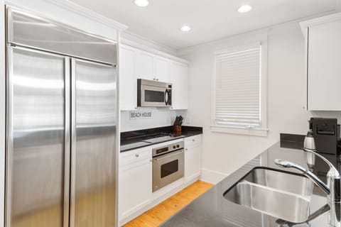 Lovely Kitchen with High End Appliances