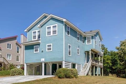 Front Exterior of Bama Breeze
