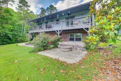 Kingston Vacation Rental | 2BR | 1BA | 1,500 Sq Ft | Step-Free Access