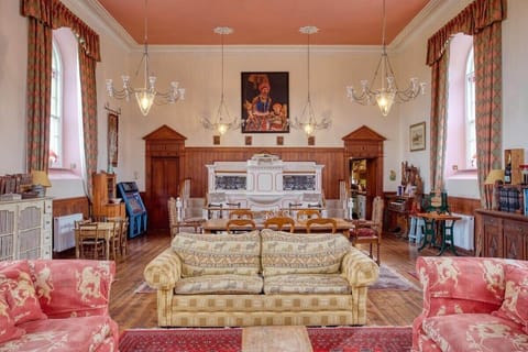 Stunning chapel room, kitted out with all the mod cons including surround sound HIFI system and 55 inch smart TV