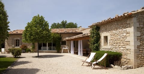 Mas Augusta stony house face south