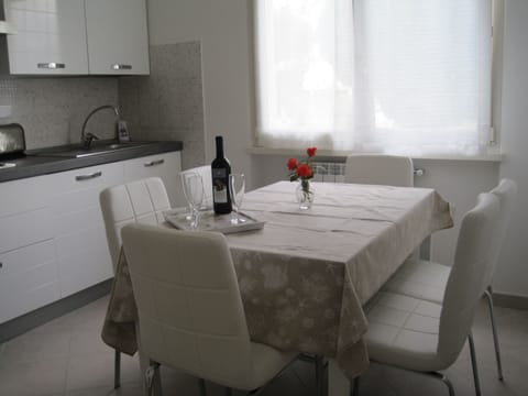 Apartment Lina - Kitchen