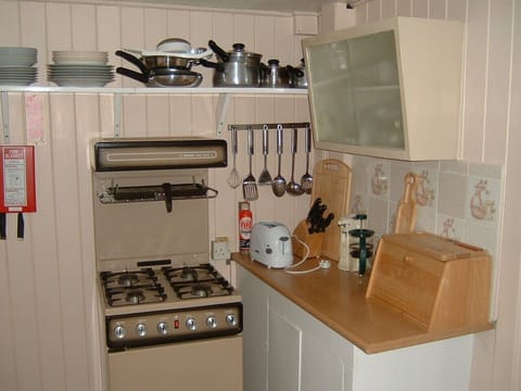 Kitchen & Cooker etc.,
