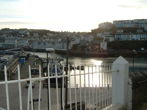 Looking out ol the front door.
