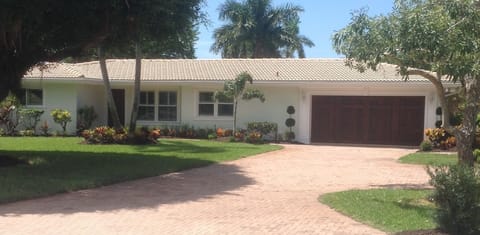 plenty of parking, oversized paver driveway