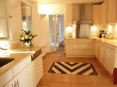 Full equipped kitchen