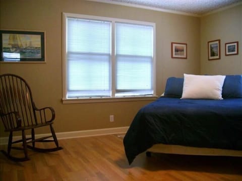 Bedroom #3...queen size bed