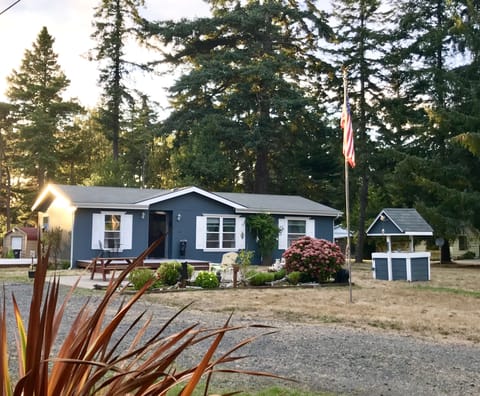 Sunset at Bandon Bear Cottage.