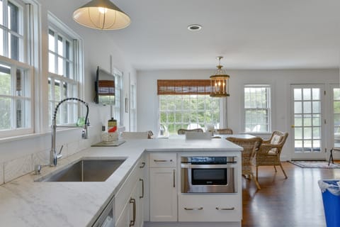 Kitchen to Dining Rm & drawer Microwave